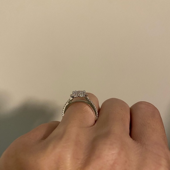 Silver CZ Round Stone Wedding Engagement Ring - Picture 7 of 8